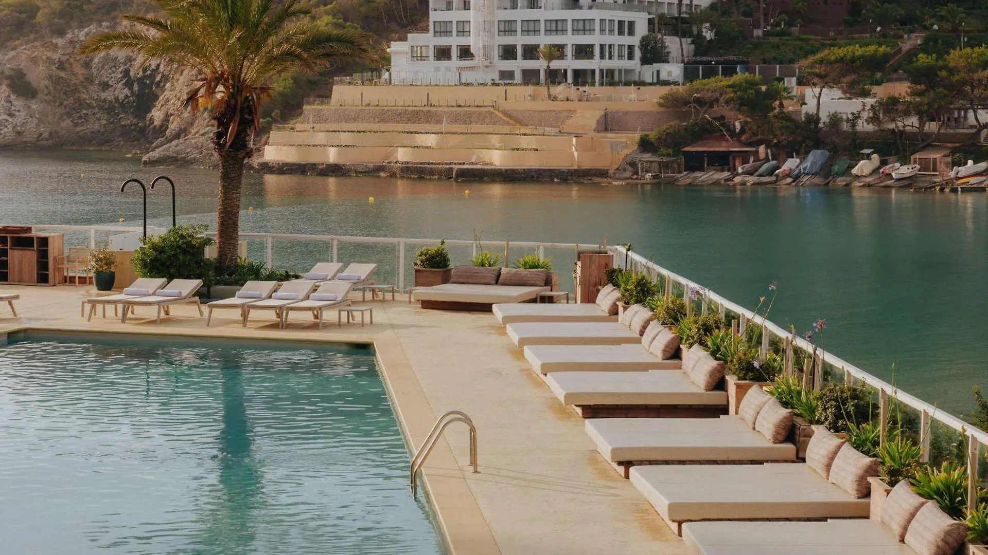Mondrian Ibiza Hotel Cala Llonga   Cala Llonga (Ibiza)