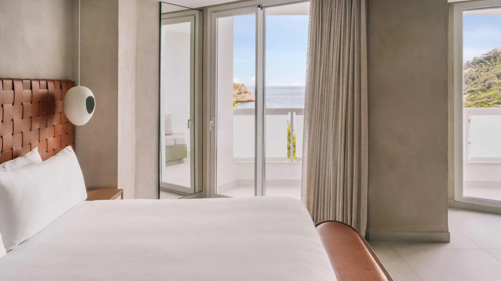Mondrian Ibiza 호텔 칼라 이온가